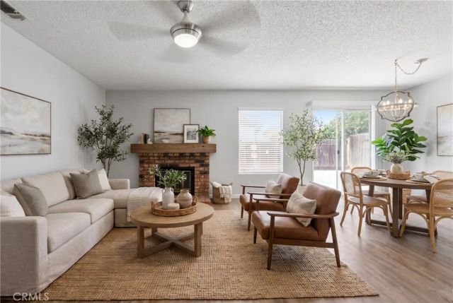 371 Red Cedar, Perris, CA 92570