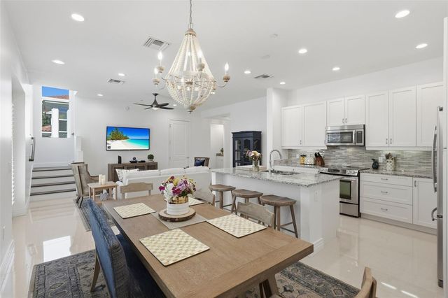 1325 SNELL ISLE BOULEVARD NE 105, St Petersburg, FL 33704