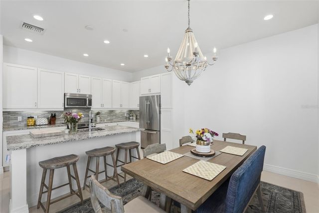 1325 SNELL ISLE BOULEVARD NE 105, St Petersburg, FL 33704