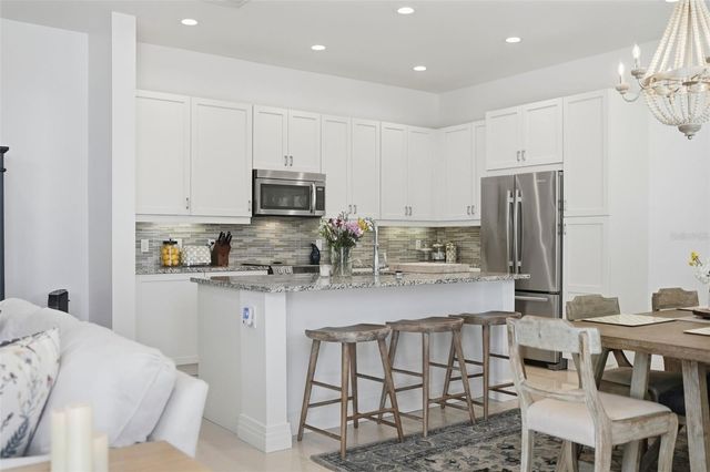 1325 SNELL ISLE BOULEVARD NE 105, St Petersburg, FL 33704