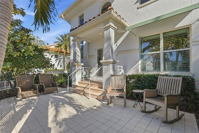 1325 SNELL ISLE BOULEVARD NE 105, St Petersburg, FL 33704