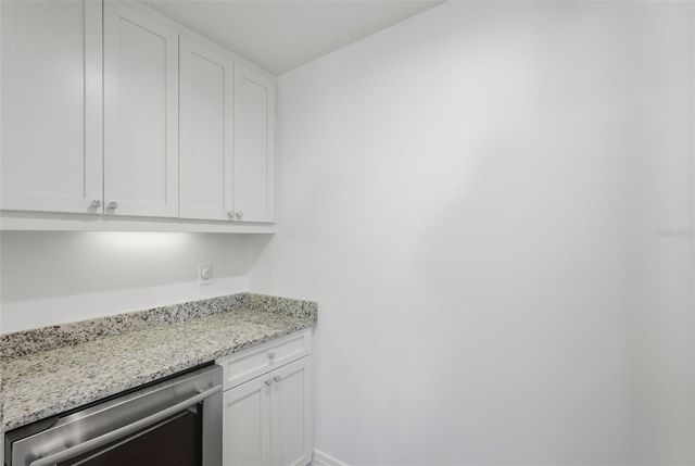 1325 SNELL ISLE BOULEVARD NE 105, St Petersburg, FL 33704