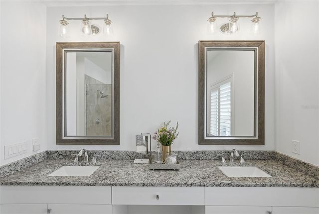 1325 SNELL ISLE BOULEVARD NE 105, St Petersburg, FL 33704