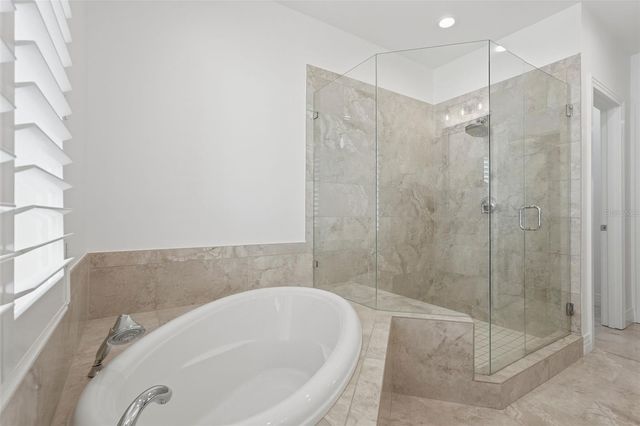 1325 SNELL ISLE BOULEVARD NE 105, St Petersburg, FL 33704