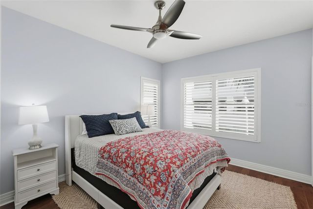 1325 SNELL ISLE BOULEVARD NE 105, St Petersburg, FL 33704