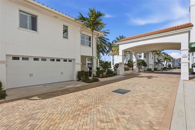 1325 SNELL ISLE BOULEVARD NE 105, St Petersburg, FL 33704