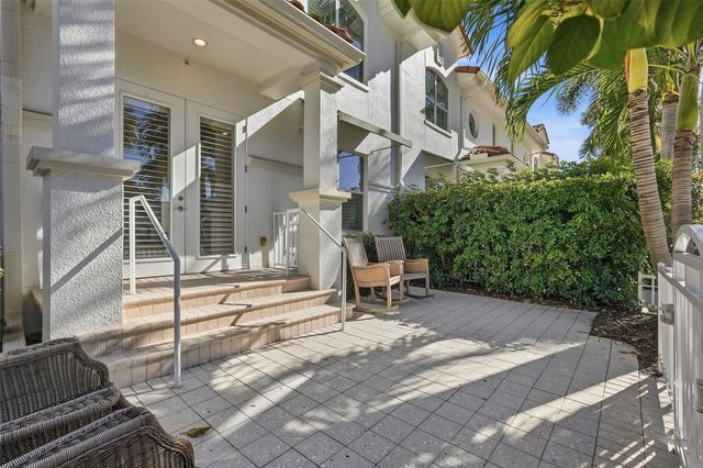 1325 SNELL ISLE BOULEVARD NE 105, St Petersburg, FL 33704