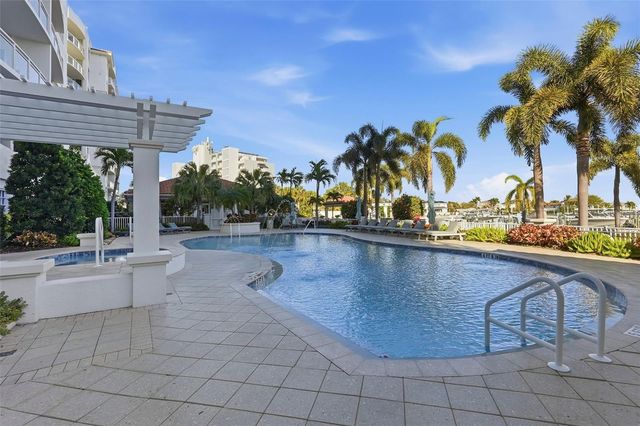 1325 SNELL ISLE BOULEVARD NE 105, St Petersburg, FL 33704