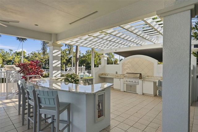 1325 SNELL ISLE BOULEVARD NE 105, St Petersburg, FL 33704