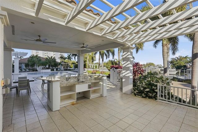 1325 SNELL ISLE BOULEVARD NE 105, St Petersburg, FL 33704