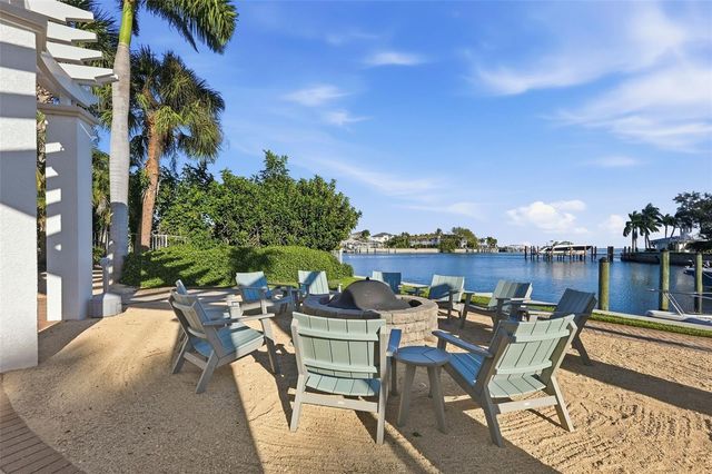 1325 SNELL ISLE BOULEVARD NE 105, St Petersburg, FL 33704