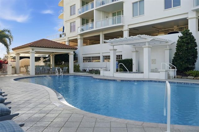 1325 SNELL ISLE BOULEVARD NE 105, St Petersburg, FL 33704