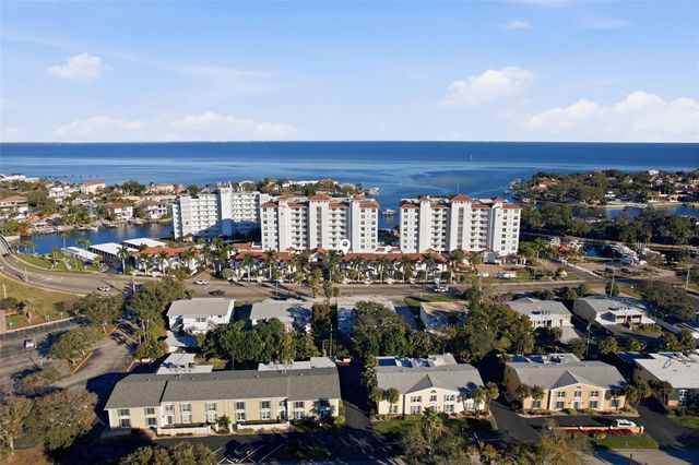 1325 SNELL ISLE BOULEVARD NE 105, St Petersburg, FL 33704