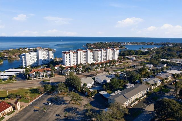 1325 SNELL ISLE BOULEVARD NE 105, St Petersburg, FL 33704