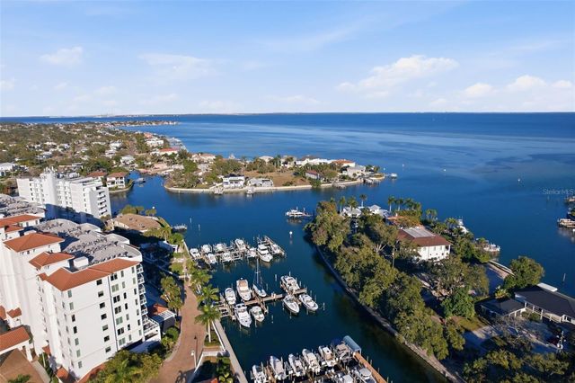 1325 SNELL ISLE BOULEVARD NE 105, St Petersburg, FL 33704