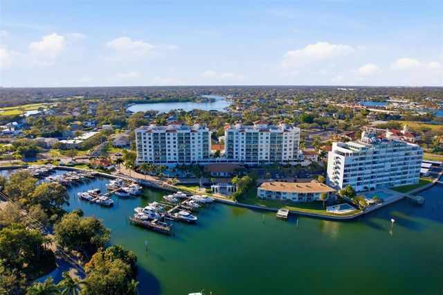 1325 SNELL ISLE BOULEVARD NE 105, St Petersburg, FL 33704