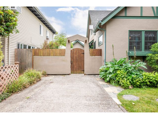 2733 FIR St, Longview, WA 98632