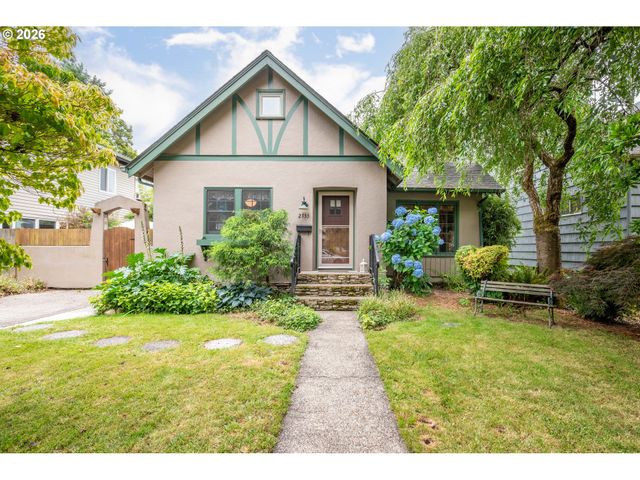 2733 FIR St, Longview, WA 98632