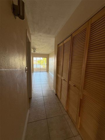 18707 NE 2nd Ave 918, Miami, FL 33179