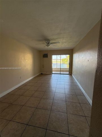 18707 NE 2nd Ave 918, Miami, FL 33179