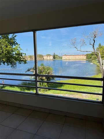 18707 NE 2nd Ave 918, Miami, FL 33179