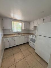 18707 NE 2nd Ave 918, Miami, FL 33179