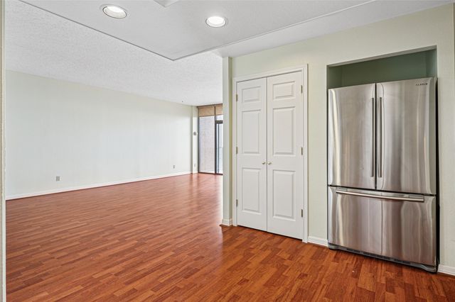 5200 Keller Springs Road 711, Dallas, TX 75248