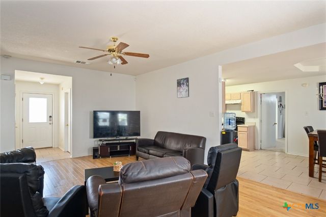 1815 Liberty Hill Drive, Belton, TX 76513