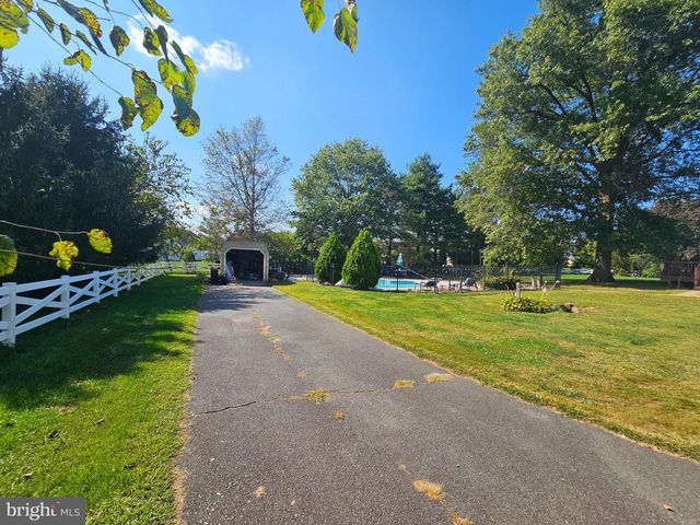 156 ELLISDALE RD, Allentown, NJ 08501