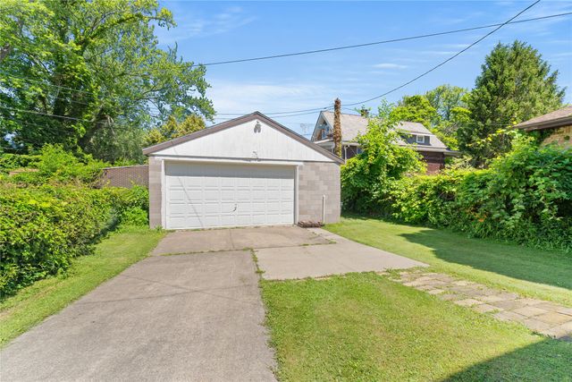 1860 E LAKE Road, Erie, PA 16511