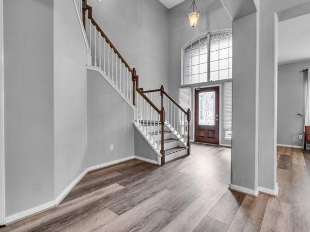 17726 Creek Bluff Lane, Cypress, TX 77433