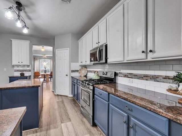 17726 Creek Bluff Lane, Cypress, TX 77433