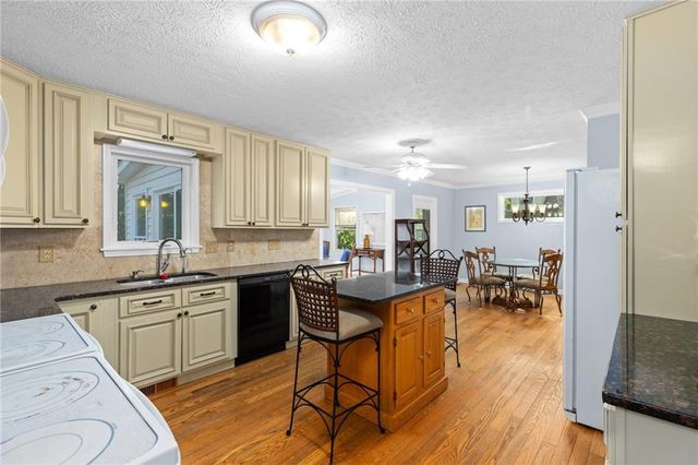 2527 Venture Circle, Gainesville, GA 30506