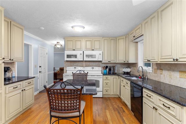 2527 Venture Circle, Gainesville, GA 30506