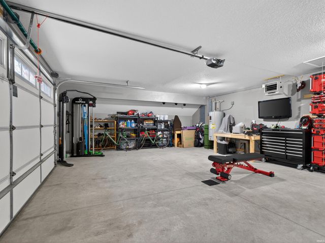 2825 Briar Bush Lane, Fort Wayne, IN 46815