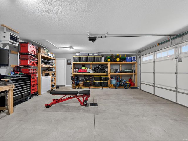 2825 Briar Bush Lane, Fort Wayne, IN 46815