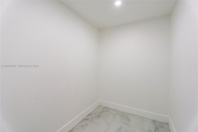 851 W 35th St, Hialeah, FL 33012