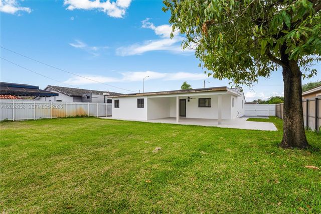 851 W 35th St, Hialeah, FL 33012