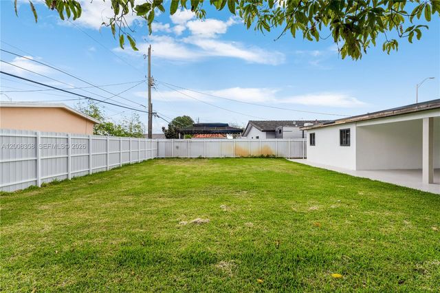 851 W 35th St, Hialeah, FL 33012