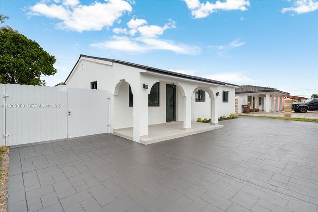 851 W 35th St, Hialeah, FL 33012