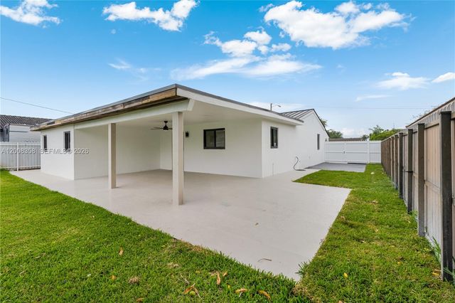 851 W 35th St, Hialeah, FL 33012