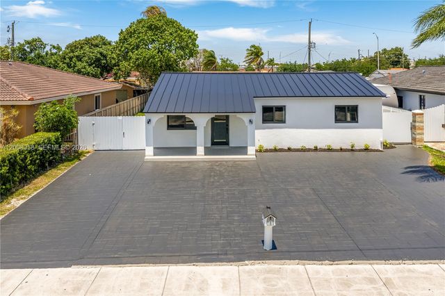 851 W 35th St, Hialeah, FL 33012