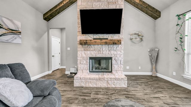 1055 Meadow Wood Terrace, Azle, TX 76020