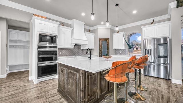 1055 Meadow Wood Terrace, Azle, TX 76020