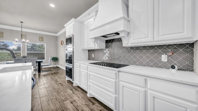 1055 Meadow Wood Terrace, Azle, TX 76020