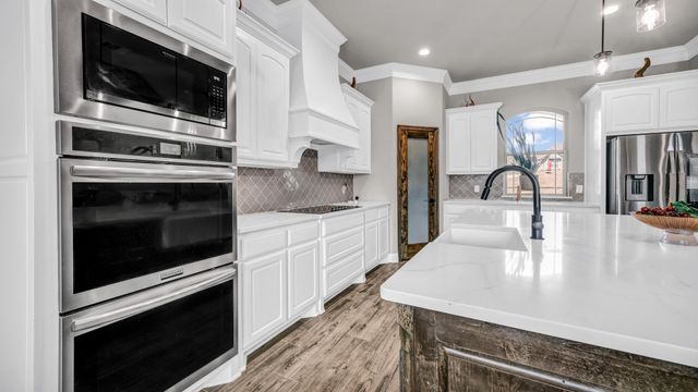 1055 Meadow Wood Terrace, Azle, TX 76020