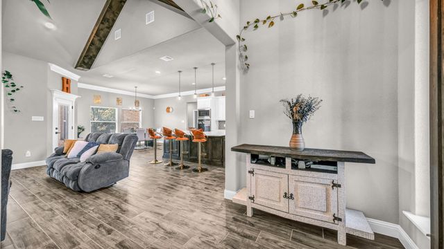 1055 Meadow Wood Terrace, Azle, TX 76020