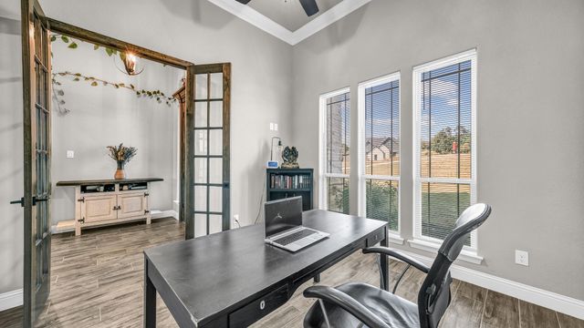 1055 Meadow Wood Terrace, Azle, TX 76020