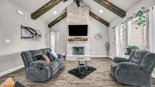 1055 Meadow Wood Terrace, Azle, TX 76020