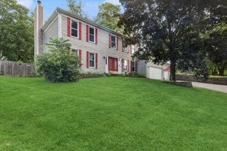 37 Hillcrest Avenue, Fox Lake, IL 60020